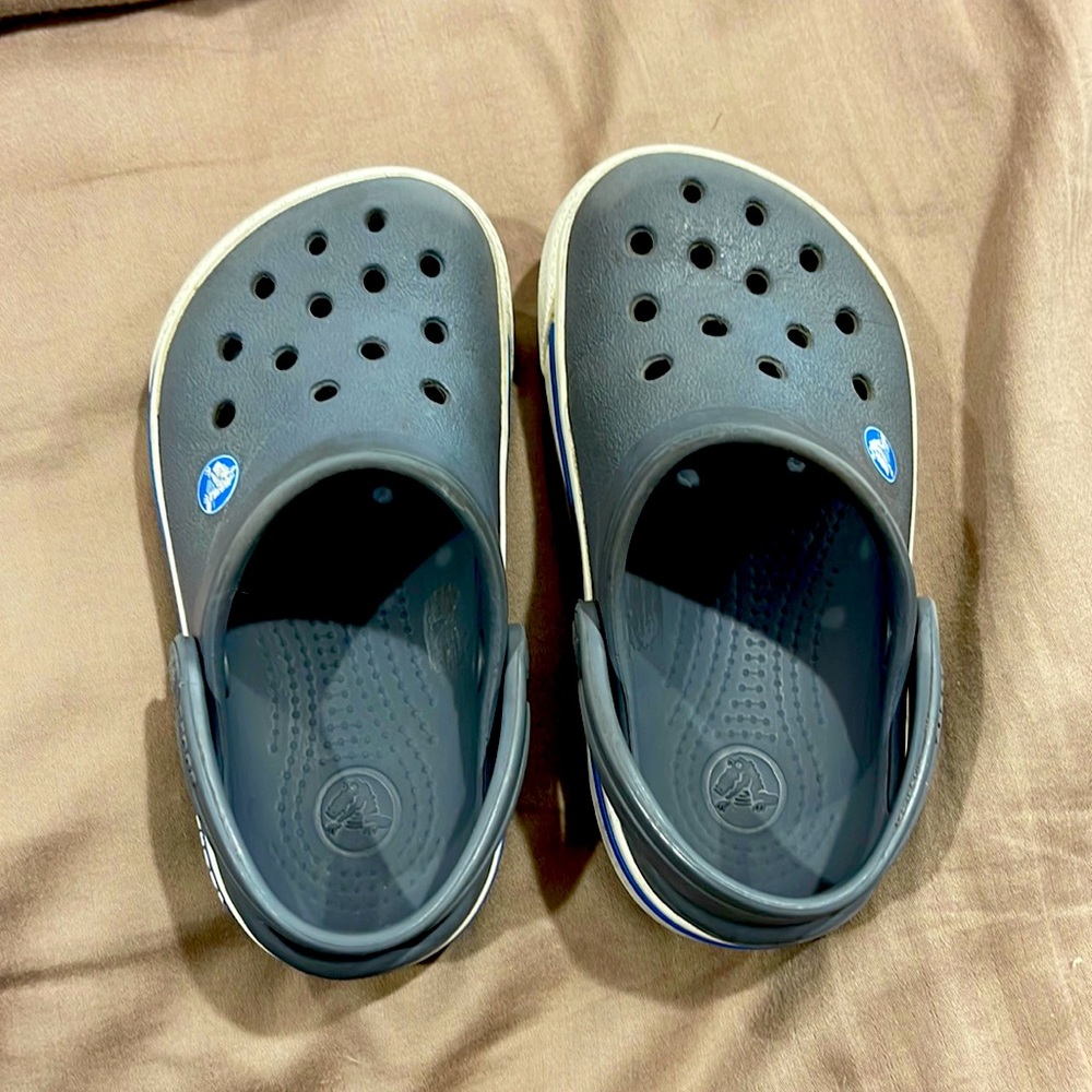 Toddler boys crocs size 6/7